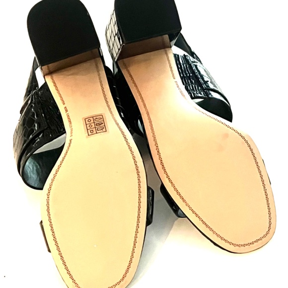 NWOB! KARL LAGERFELD PARIS Jaylynn Croco Leather Block Heel Sandals - BRAND NEW! - Picture 9 of 12